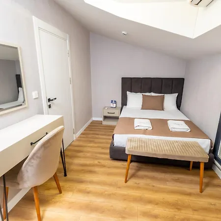 Luxury Life 3*