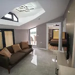 Luxury Life 3*