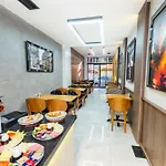 Luxury Life Hotel