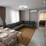 Luxury Life 3*