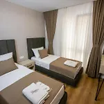 Hotel Luxury Life 3*