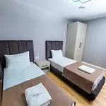 Luxury Life 3*