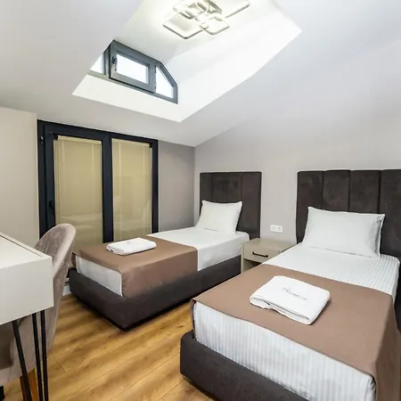 Luxury Life 3*