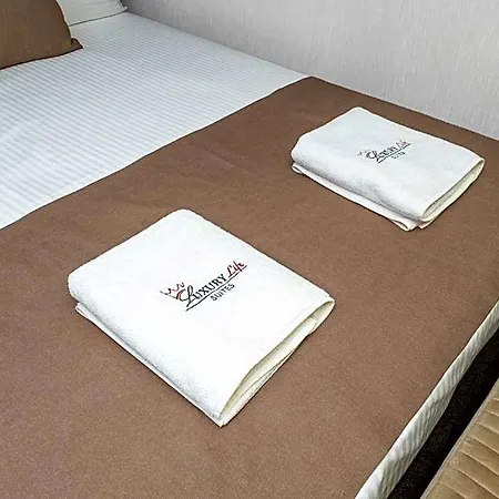 Luxury Life 3*