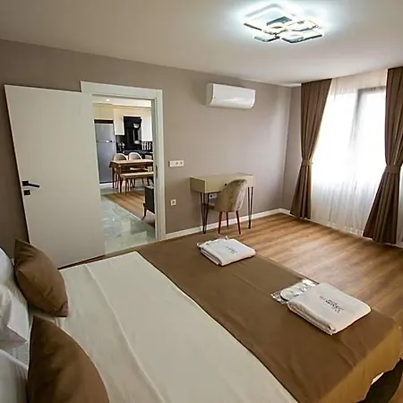 Luxury Life Hotel