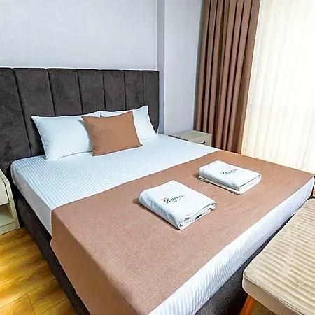 Luxury Life 3*