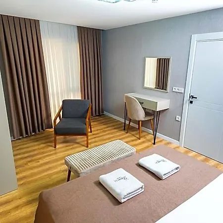 Luxury Life Hotel