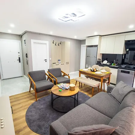 Luxury Life Hotel 3*
