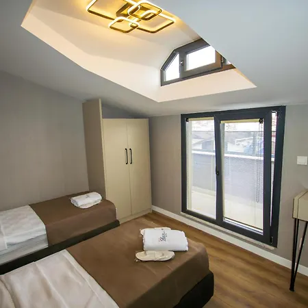 Luxury Life Hotel