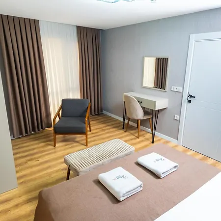 Hotel Luxury Life 3*