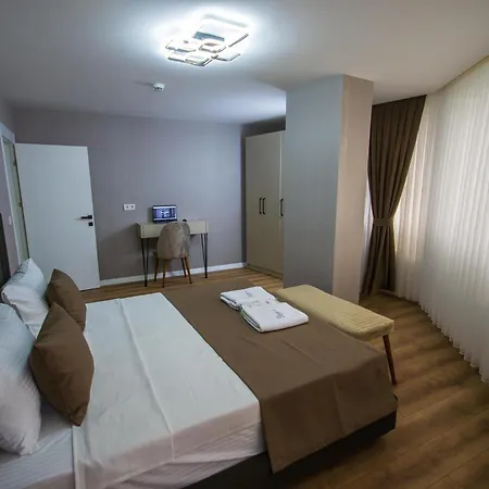 Luxury Life Hotell 3*