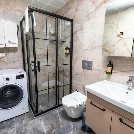 Hotell Luxury Life 3*